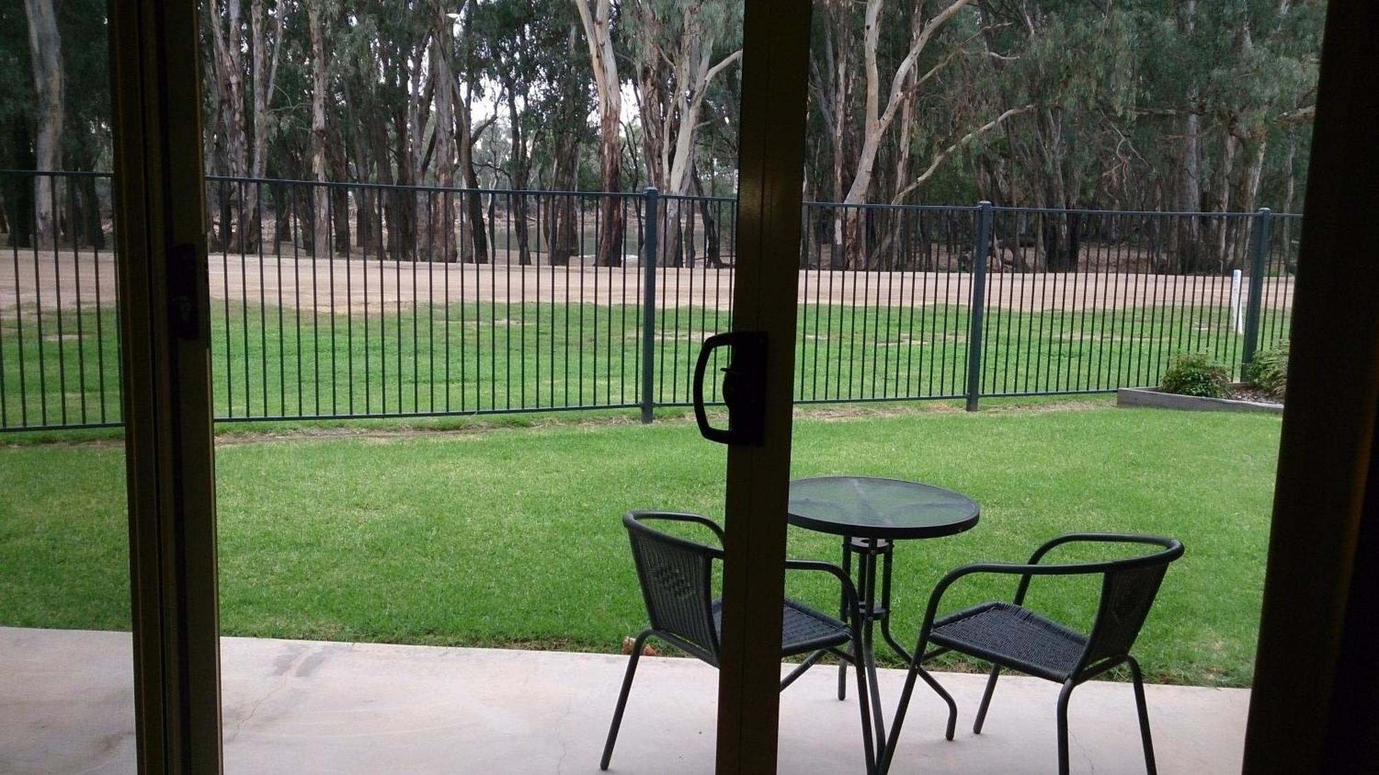 Murray Waters Motor Inn & Apartments Koondrook Zimmer foto